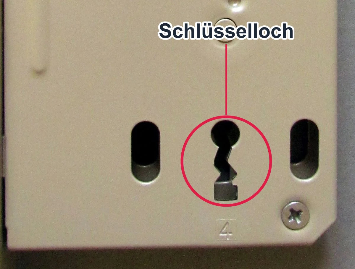 Einsteckschloss von vorn mit eingekreistem Schlüsselloch in Zickzackform